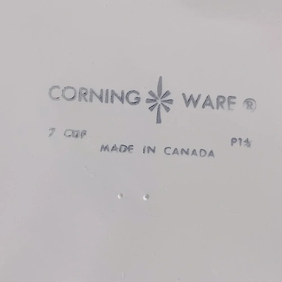 Vintage Corningware Blue Cornflower 7 Cup Casserole Dish - Picture 12 of 14